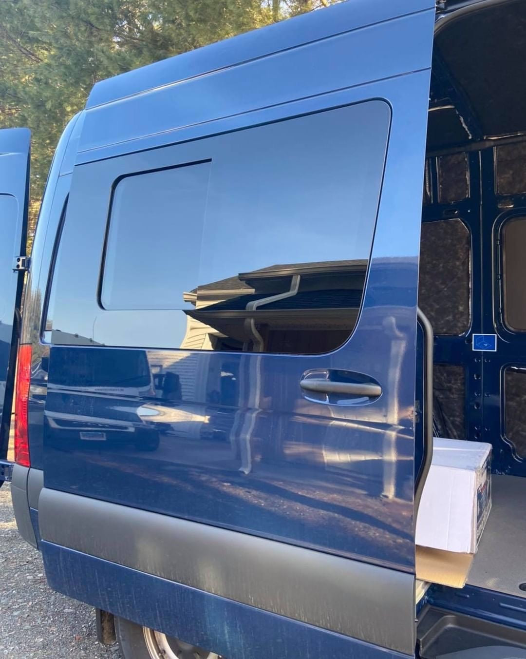 AM Auto Sprinter Passenger Side Sliding Door Half-Slider Window