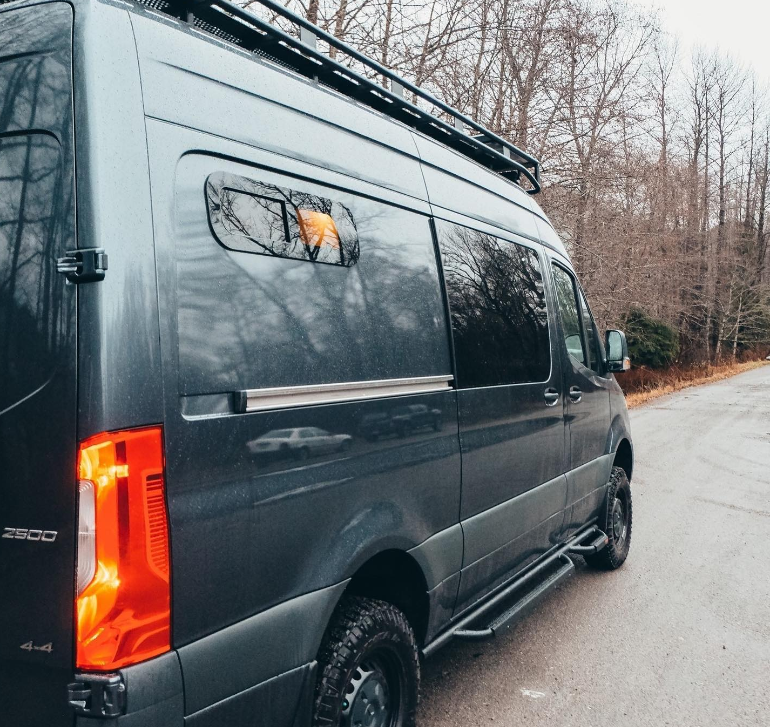 AM Auto Universal-Fit Passenger Side Half-Slider Screened Window 9.4"H x 30.7"W