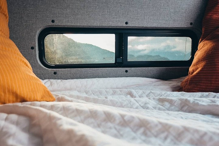 AM Auto Universal-Fit Passenger Side Half-Slider Screened Window 9.4"H x 30.7"W