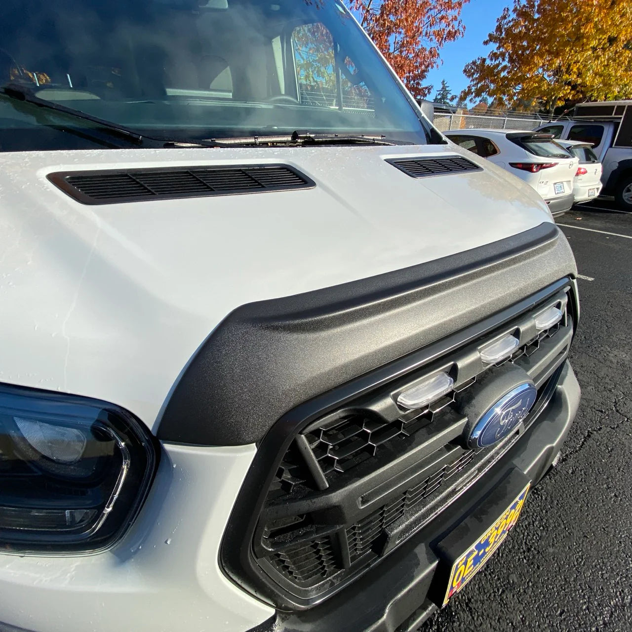 Load video: Aero Hood Spoiler Transit 2021+