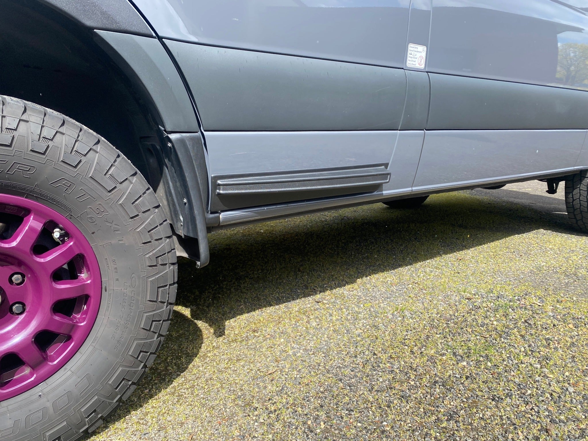 Load video: Dirt Dodger - Door Spray Guard Sprinter 907