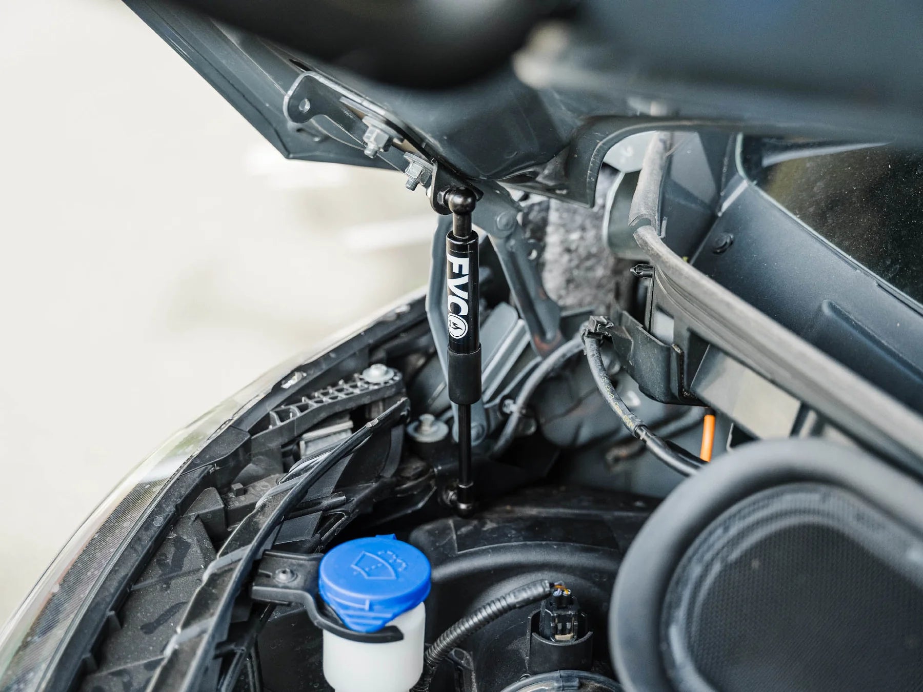 Transit Van Hood Strut Kit