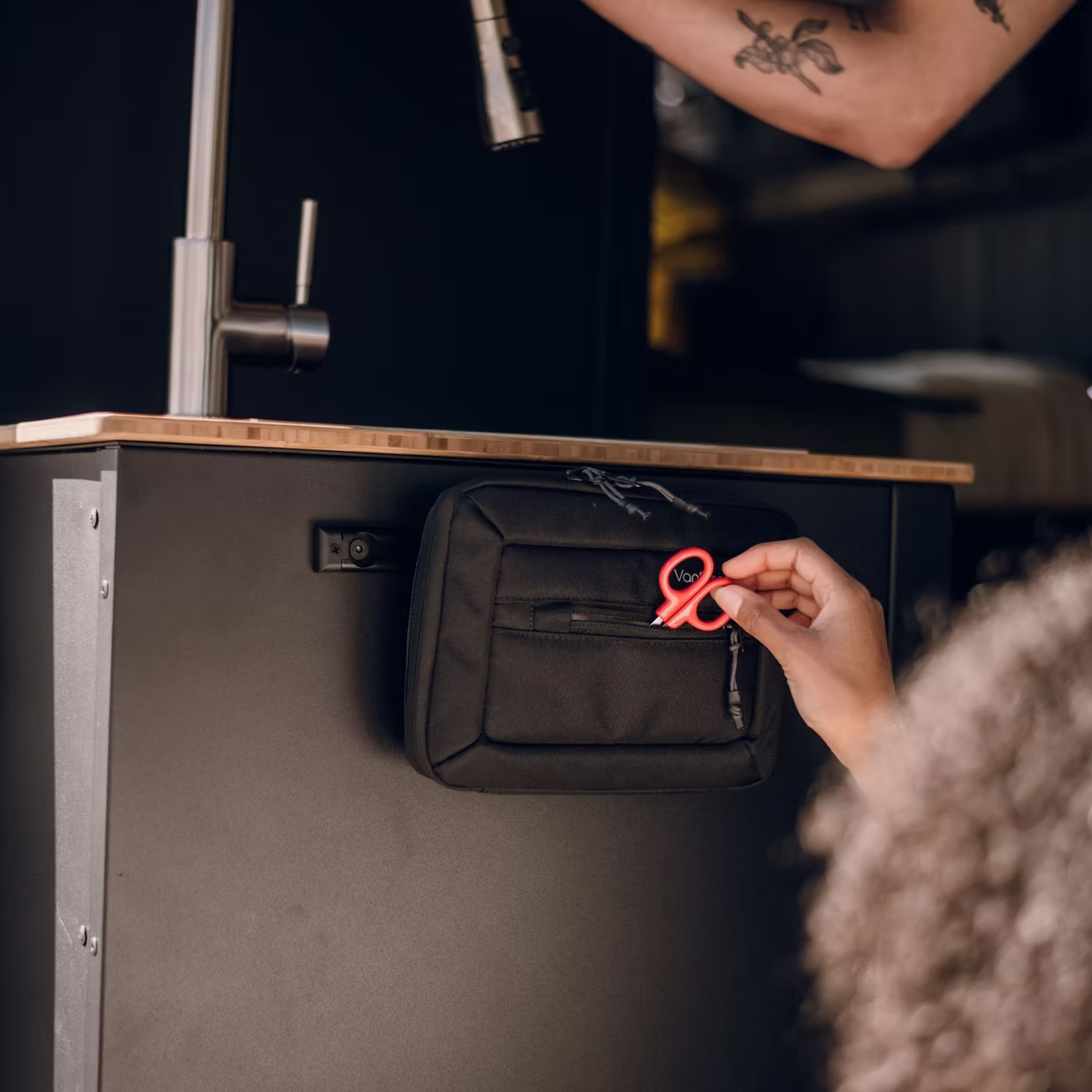 Venture L-Track Stow Away Bag
