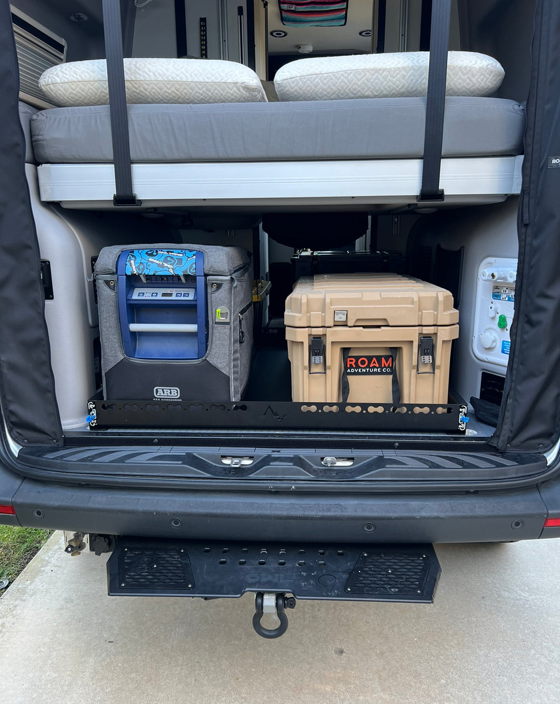 STO Slide-Out Tray with Leg Delete